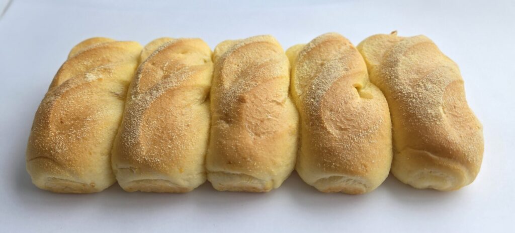 （173）コーンパン5個　Pão de Milho